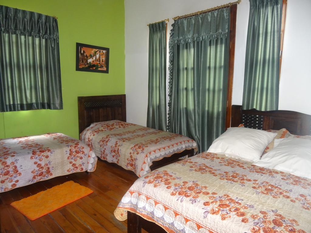 Hostal del Piamonte Quito Esterno foto